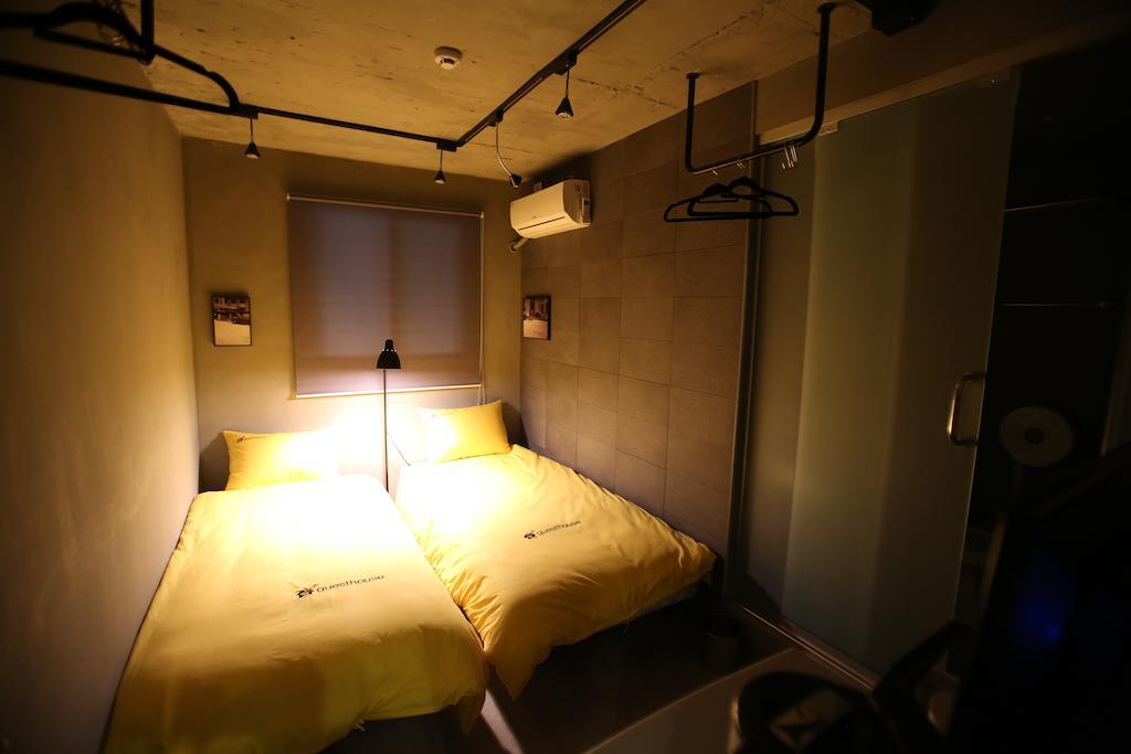 24 Guesthouse Garosugil - Gangnam Seoul Room photo