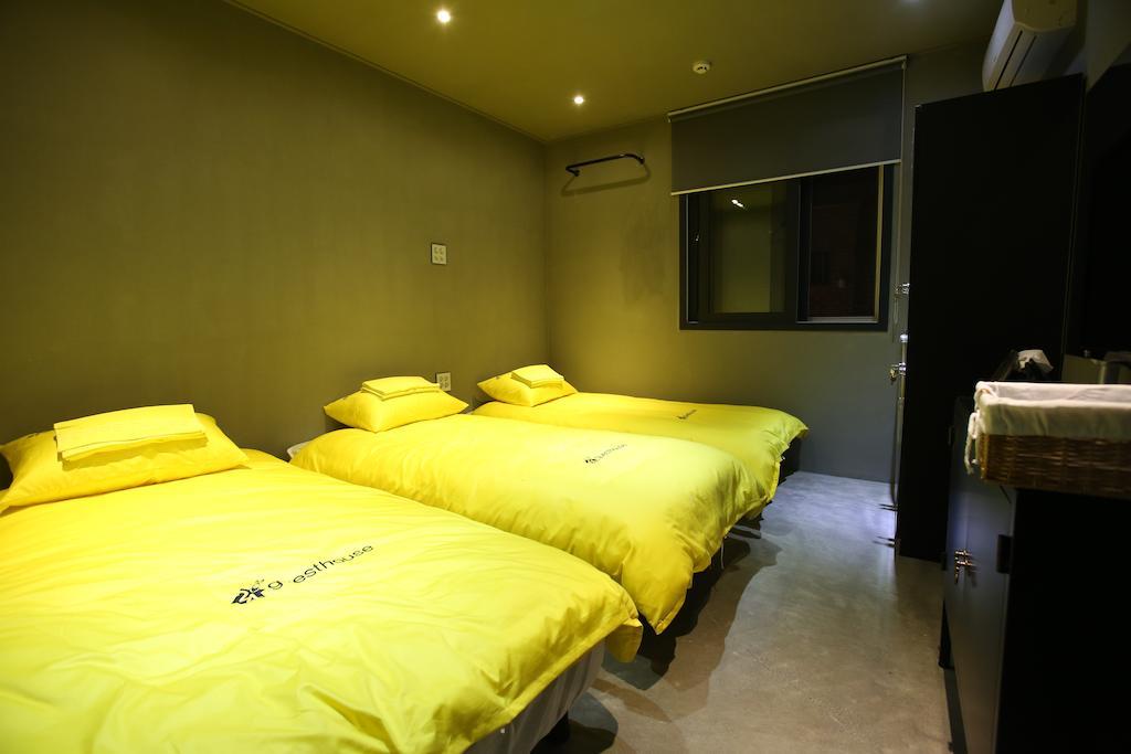24 Guesthouse Garosugil - Gangnam Seoul Room photo